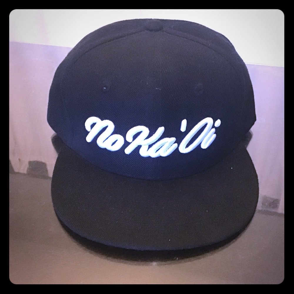 ❗️SOLD ❗️Men’s 180 Maui Snap Back Hat